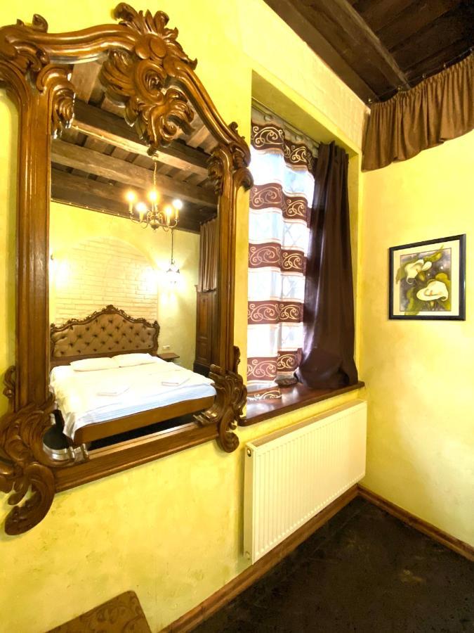 Квартира Подобово На Площі Ринок 39 Lviv Dış mekan fotoğraf